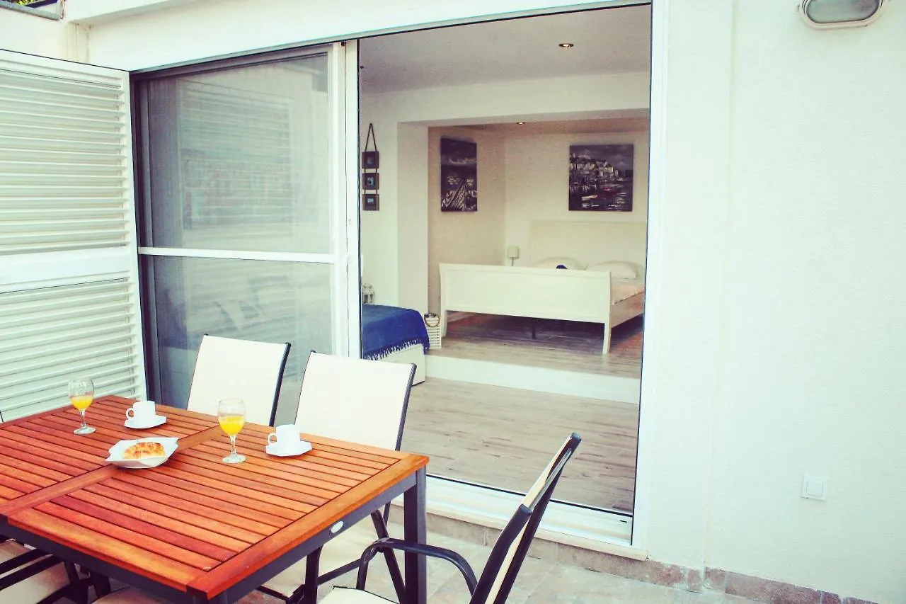 O Sole Apartment With Private Beach Donji Okrug  0*, Donji Okrug (Ciovo)