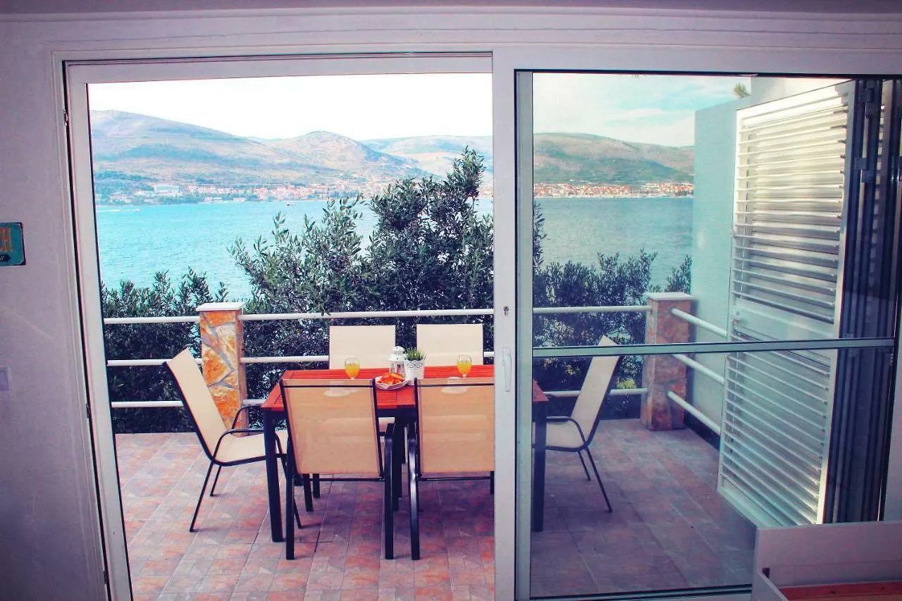 O Sole Apartment With Private Beach Donji Okrug